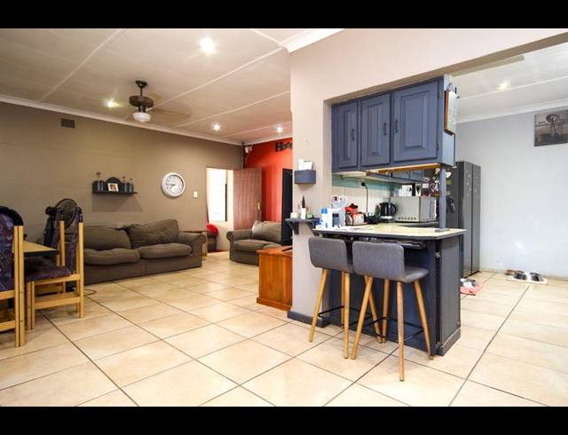 4 BEDROOM HOUSE FOR SALE IN VALHALLA